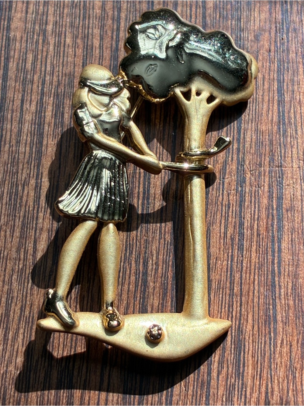AJC- Gold Tone Brooch Female Golfer Club Wrapped Around Tree